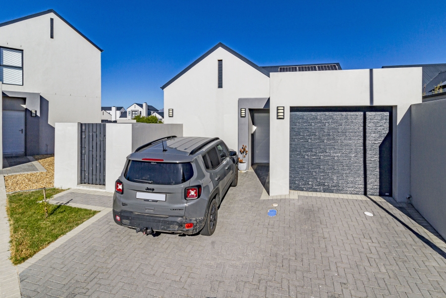 2 Bedroom Property for Sale in Aan de Wijnlanden Western Cape